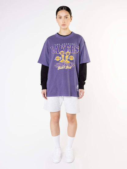 L.A. LAKERS VINTAGE CHAMPS TROPHY TEE